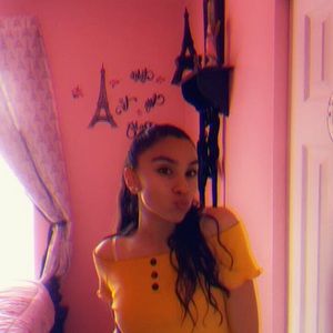 Meet your Posher, Marcela